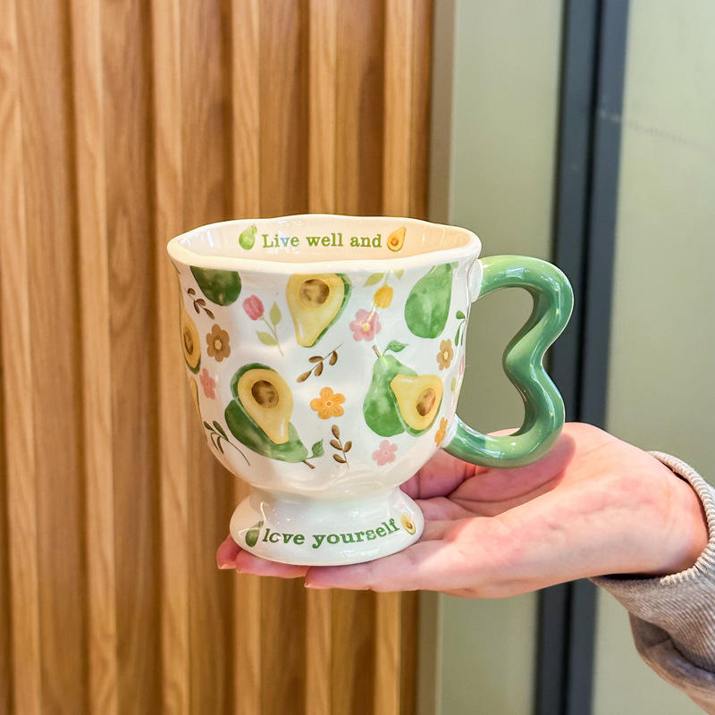 Tasse individuelle d'avocat vert