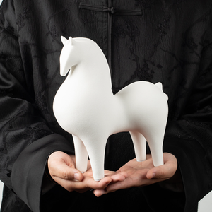 Ensemble de statues de chevaux en céramique blanc mat, sculpture animale minimaliste nordique pour salon, meuble TV, entrée, ornement de meuble à vin - Product Image 4