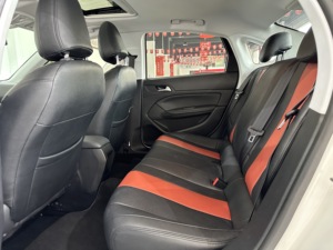 La Dongfeng <span class=keywords><strong>Peugeot</strong></span> 308 5 places est fabriquée en Chine avec une voiture à essence à transmission <span class=keywords><strong>automatique</strong></span> - Product Image 4