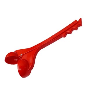 Pinzas para hacer bolas de nieve para niños, herramienta para hacer bolas de nieve de plástico rojo para jugar al aire libre, para construir muñecos de nieve y peleas de bolas de nieve, de 2 a 4 años - Product Image 5