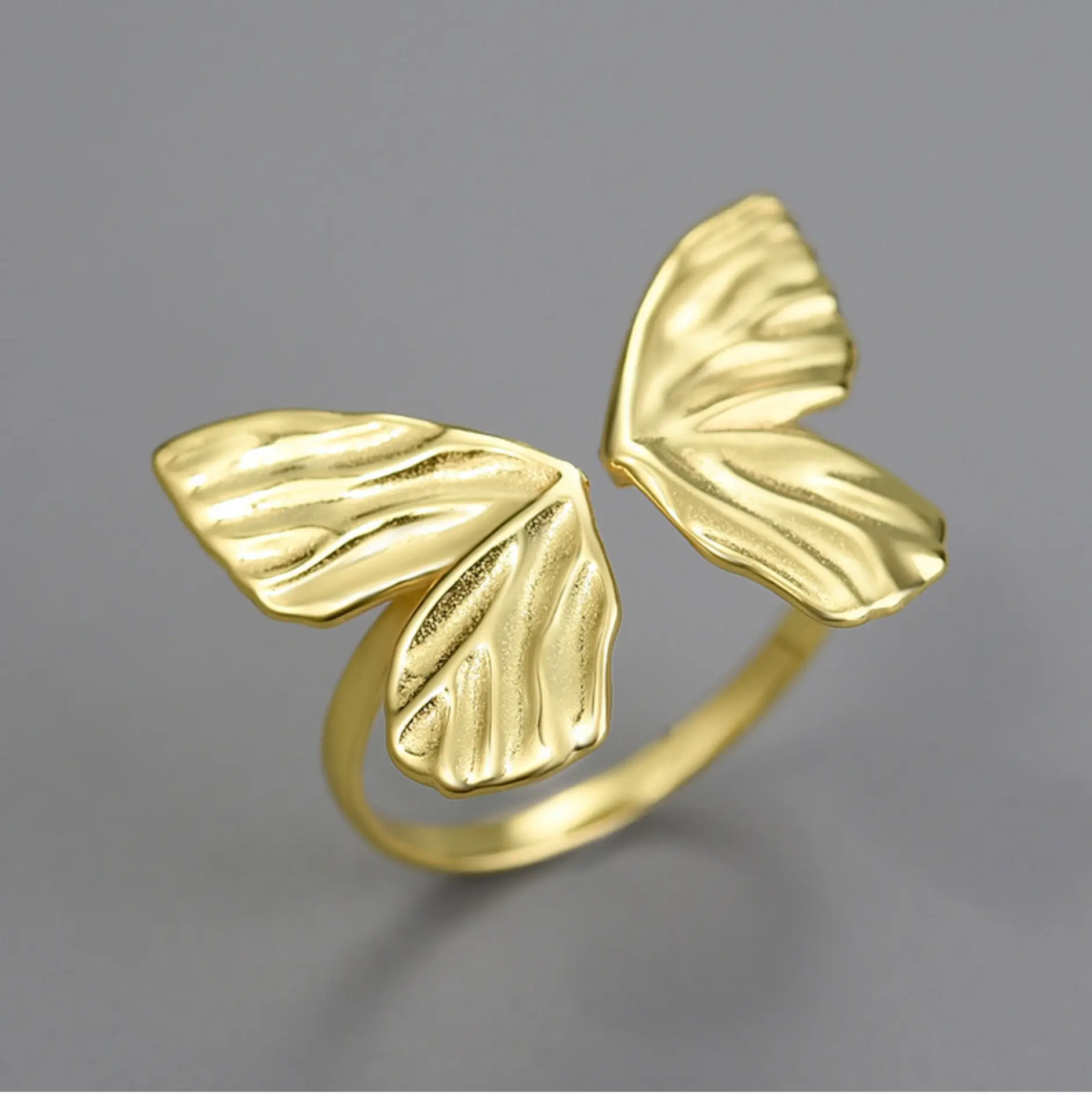Anillo de dedo índice con alas de mariposa dulce al por mayor anillos de mariposa dorados con apertura de lujo ligeros elegantes para mujer