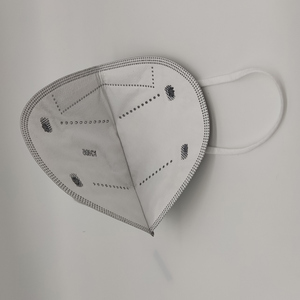 Masques personnalisés Kn95 noirs à 5 couches, 50 pièces, masques jetables pour adultes avec <span class=keywords><strong>tissu</strong></span> à charbon actif - Product Image 2