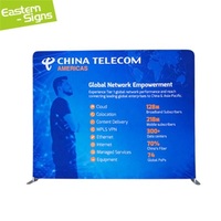 Support de bannière personnalisé de 2,4 m pour photomaton avec kit imprimé, tissu tendu, cadre en alliage d'aluminium et housse type taie d'oreiller pour salons professionnels