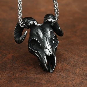 Pendentif tête de mouton squelette yunnique en argent tibétain, chaîne de pull pour homme, chaîne en os de dragon de 60 cm - Product Image 1
