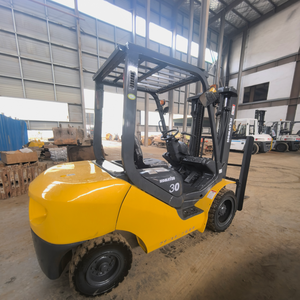 Montacargas Diésel Komatsu Usado Japonés de 3 Toneladas FD30, Montacargas Diésel Komatsu de Segunda Mano de 30 Toneladas con Mástil de Dos Etapas - Product Image 1