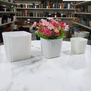 Yicai <span class=keywords><strong>grand</strong></span> inventaire, livraison rapide, seau droit géométrique, bonsaï, poids léger, Pots de fleurs pour plantes d'extérieur bon marché - Product Image 4