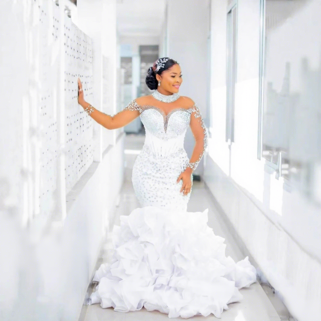 chinese dress ladies Champagne Mermaid Wedding Gown with Crystals V-Neck Backless