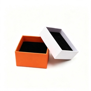 Cajas de regalo cuadradas rígidas personalizadas con bandeja interior en colores naranja, blanco y morado para embalaje de joyería, relojes y gafas. - Product Image 3
