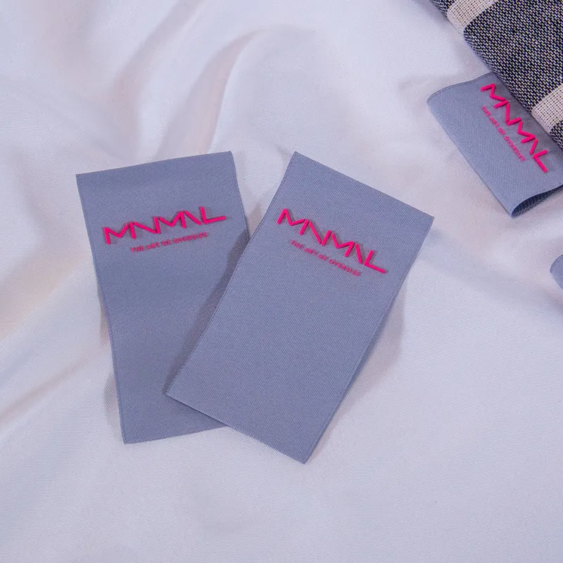 OEKO-TEX label kain tenun lipat tengah label garmen cetakan 3d label anyaman khusus untuk baju olahraga panjang