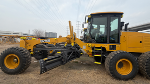 Motoniveladora GR165 de 15 Toneladas y 132KW/2200rpm de Marca Líder en China, con Sistema de Cuchilla Hidráulica para Nivelación de Terrenos y Construcción de Zanjas - Product Image 4