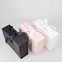 Boîte cadeau rigide en carton avec logo personnalisé en feuille d'or, fermeture magnétique, emballage rigide pliable pour chaussures et vêtements haut de gamme