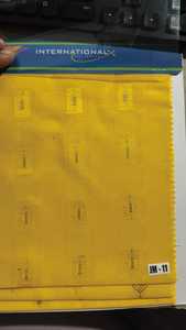 Tela de lentejuelas de rejilla amarilla Premium para vestidos llamativos con estilo Brillo brillante para ropa de moda y decoración del hogar - Product Image 3