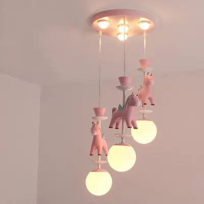 Di alta Qualità di Stile Moderno Luce di Soffitto Decorativo Rosa Piccolo Cavallo Lampadario In Vetro Lampada a Sospensione