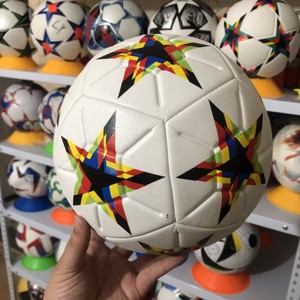 Ballon de football en PVC épais, résistant à l'usure, plusieurs styles, vente en gros, couture machine de haute qualité Pinming - Product Image 3