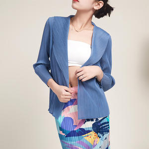 2025 Cardigan di media lunghezza pieghettato Miyake Casual da donna alla moda <span class=keywords><strong>con</strong></span> <span class=keywords><strong>frange</strong></span> larghe per camicie e camicette primaverili - Product Image 4