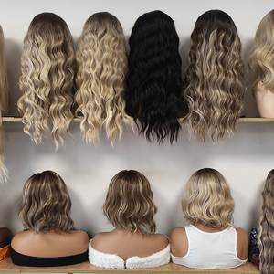 Parrucche Bob Corte con Taglio Pixie Ricci Julianna, Fibra Sintetica Futura Premium Elowen, Laccio Frontale HD, Biondo con Mèches - Product Image 3