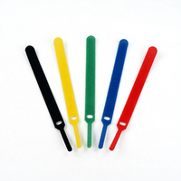 Attache-câbles pratique, réutilisable et réglable à boucles auto-agrippantes pour l'organisation quotidienne des fils électroniques à la maison et au bureau