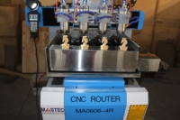 Machine de gravure CNC à 4 têtes et 4 axes MA6060-4R pour la sculpture sur bois 3D, machine de gravure CNC multi-broches avec système rotatif