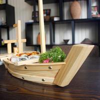 Plateau de service japonais en bois pour sushis avec décoration mât et filet pour restaurant, buffet et présentation à domicile