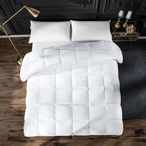 Piumino in Puro Cotone e Piuma d'Oca Bianca per Hotel 5 Stelle, Inserto per Piumone Invernale Singolo o Matrimoniale, Extra Spesso e Caldo - Product Image 2