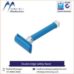 Double Edge Safety <b>Razor</b> with Brass Handle and Stainless Steel Blade <b>for</b> <b>Men</b> - Product Image 3