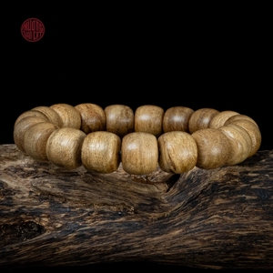 กำไลข้อมือไม้กฤษณาลูทอง ขนาด 12 มม. ลูกปัดกลม ประเภทที่ 2 ไม้กฤษณาแท้ สำหรับการทำสมาธิและสวมใส่ประจำวัน - Product Image 2