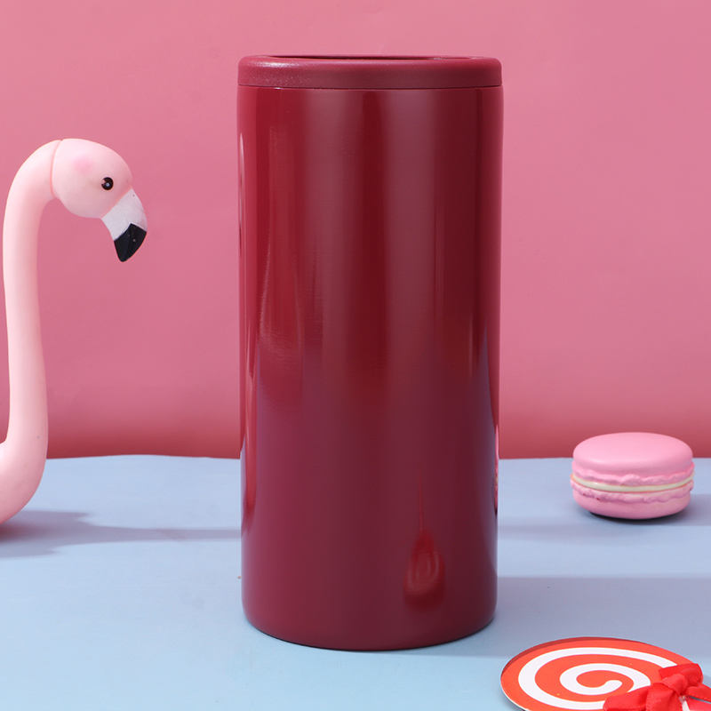 สีแดงเข้ม