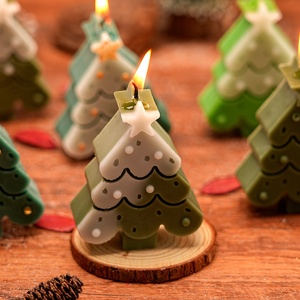 เทียนหอมรูปต้นคริสต์มาสและกวางเรนเดียร์ ทำมือจากขี้ผึ้งผสม กลิ่นหอม สำหรับตกแต่งบ้าน โต๊ะอาหาร และงานปาร์ตี้ในช่วงเทศกาล - Product Image 4