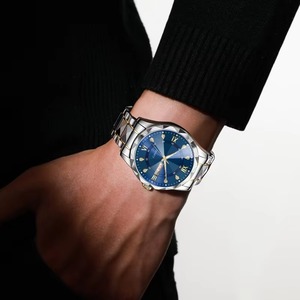 Montre Homme de Luxe Personnalisée avec Logo Drioshipping, Affichage Automatique de la Date, Étanche, Aiguilles Lumineuses, Affichage du Jour de la Semaine, Montre à Quartz Monte de Luxe pour Homme - Product Image 3