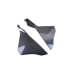 Petits panneaux latéraux en fibre de carbone pour Yamaha YZF-R1 2020+ - Product Image 4