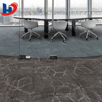 Alfombra Modular HENGJIU con Diseño de Panal de Abeja, 50x50cm, Nailon 6, Resistente al Fuego B1, para Proyectos de Centros de Capacitación y Conferencias Corporativas