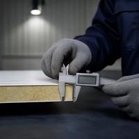 Panneau d'isolation en laine de roche pour revêtement mural et toiture d'atelier préfabriqué