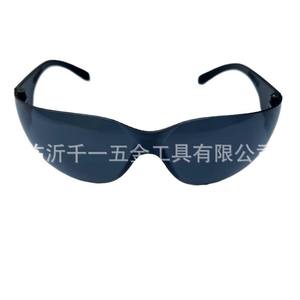 แว่นตานิรภัยป้องกันฝุ่นละอองแบบเต็มกรอบ เลนส์ป้องกันฝ้า ทนต่อแรงกระแทก สำหรับงานก่อสร้าง ป้องกันฝุ่นและเศษวัสดุ 030 - Product Image 1