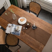 Nouveau chemin de table bohème en macramé, tissé à la main en coton et lin, décoration rustique style ferme avec pompons pour mariage, fête ou table à manger