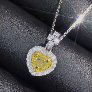 Collar con Colgante de Oro Blanco de 18K en Oferta, con Diamante Amarillo Natural de 0.24ct, Forma de Corazón, Estilo Clásico, para Boda - Product Image 4