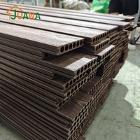 Planches de terrasse en composite bois-plastique, résistantes aux intempéries, pour aménagement de villas et de jardins