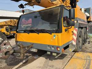 GRÚA USADA LIEBHERR LTM1250 DE 250 TONELADAS PARA TODOS LOS TIPOS DE TERRENO - Product Image 2