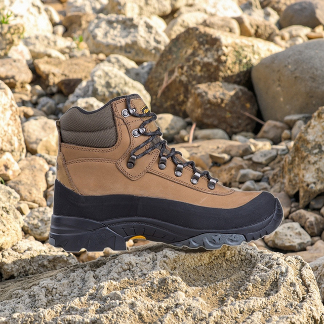 Men's Real Cowhide Leather Hiking Shoes Wear-Resistant Waterproof Boots for Outdoor Sports Non-Slip Breathable Design for Winter