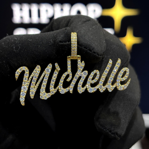 Pendentif personnalisé avec le nom Michelle, en argent sterling 925, serti de moissanite, collier avec breloque en lettres cursives - Product Image 6