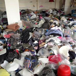 Lot de Stock en Gros Styles Mixtes Ensembles d'Été pour Enfants T-shirts en Coton Chemises Débardeurs Shorts Surstock Vêtements pour Enfants Déstockage - Product Image 5