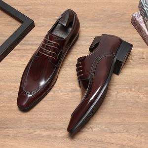 2024 Autumn New Style British Style Pointed-Toe Men's Leather Shoes with Glossy Laces Waterproof Rubber Outsole for Formal Wear - Product Image 1