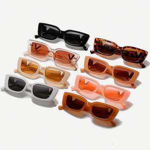 Gafas de Sol Rectangulares con Logotipo Personalizado, Diseño Retro de Lujo, Color Jelly, Protección UV400, Montura de Ojo de Gato Colorida para Mujer - Product Image 4