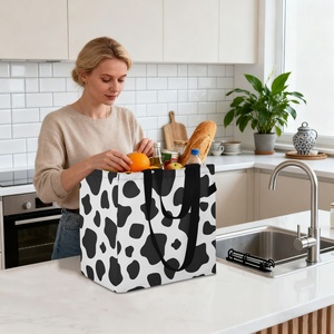 Bolso de Mano Grande Reutilizable de Poliéster Acolchado con Estampado de Vaca Hawaiana para Mujer, con Logotipo Personalizado - Product Image 6