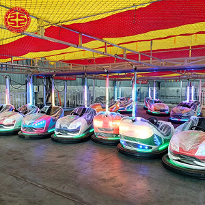 Manèges de fête foraine : Voitures tamponneuses portables sur remorque avec filet de protection, pour enfants, pour parcs d'attractions - Product Image 1