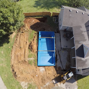 Bordure de piscine en pierre naturelle, grand pont en bois rustique, piscine en fibre de verre étanche - Product Image 5