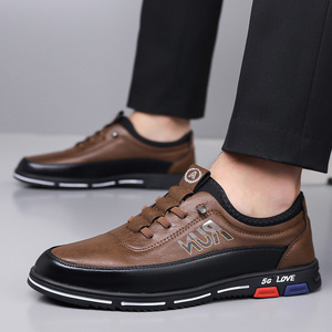 Zapatos de Hombre de Cuero Vacuno con Punta Redonda, Forro de Malla Transpirable, Suela de Goma, Color Sólido, Estilo Casual, Logotipo Grabado - Product Image 2