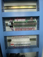 Centre d'usinage CNC contrôlé par PLC certifié CE 3 axes OUWO 380V avec magazine d'outils pour usine de fenêtres, portes et murs rideaux