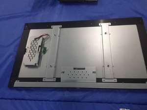 Pantalla LCD 4K de 32 Pulgadas 3840x2160, Apta para Exteriores, Legible Bajo la Luz Solar, con Sensor de Luz y Controlador H-input/DP o Local - Product Image 3