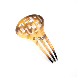 Épingle à cheveux double spirale en corne de buffle, style antique, artisanale, durable, bijou bio, fabriquée au Vietnam pour les commandes en gros - Product Image 3