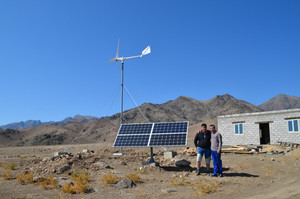 Sistema Híbrido Solar Eólico de 5KW, Conectado a la Red o Fuera de la Red, con Pantalla de Datos en Tiempo Real para Casa o Granja - Product Image 5